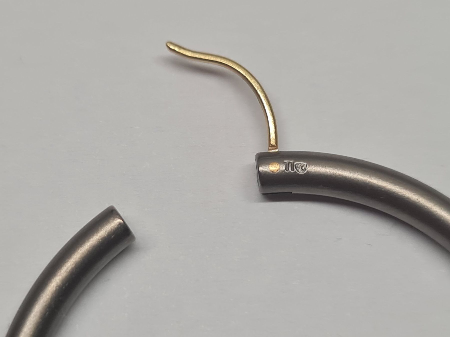 Ohrringe & -stecker: Creolen Titan Ø 40mm – Gebraucht aus Bern von Calvaro 1