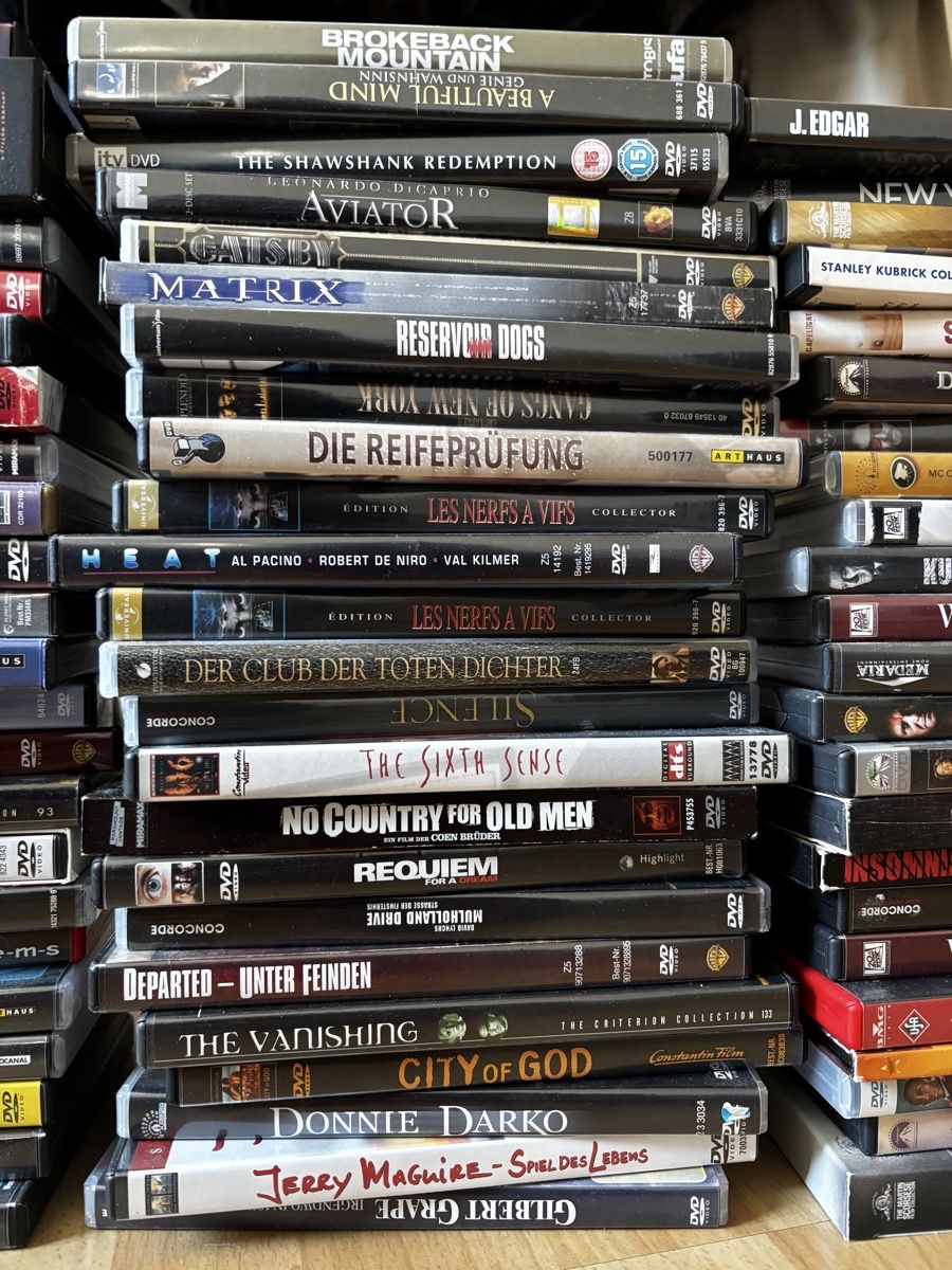 Tutti i DVDs: DVD Sammlung: ca. 65 Klassiker – Usato da Zürich venduto da rgoldi 1