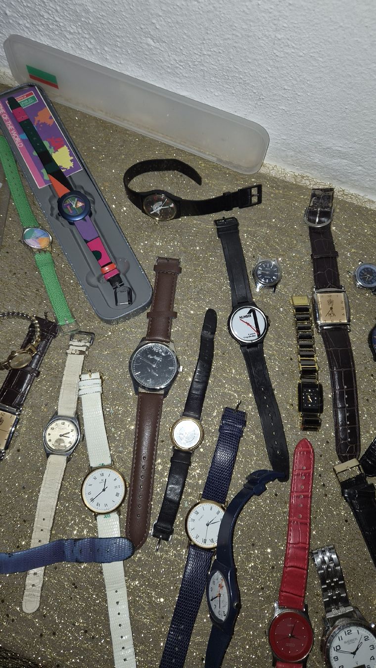 Uhren: 36 Uhren Riesensammlung  – Gebraucht aus Kölliken von Upcycling-by-Mc-TAM 3