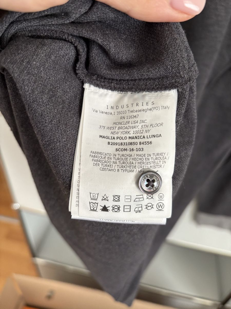 Moncler Magliette Polo: MONCLER Langarmpolo – Nuovo (secondo la descrizione) da Zürich venduto da Lynnlouise 4