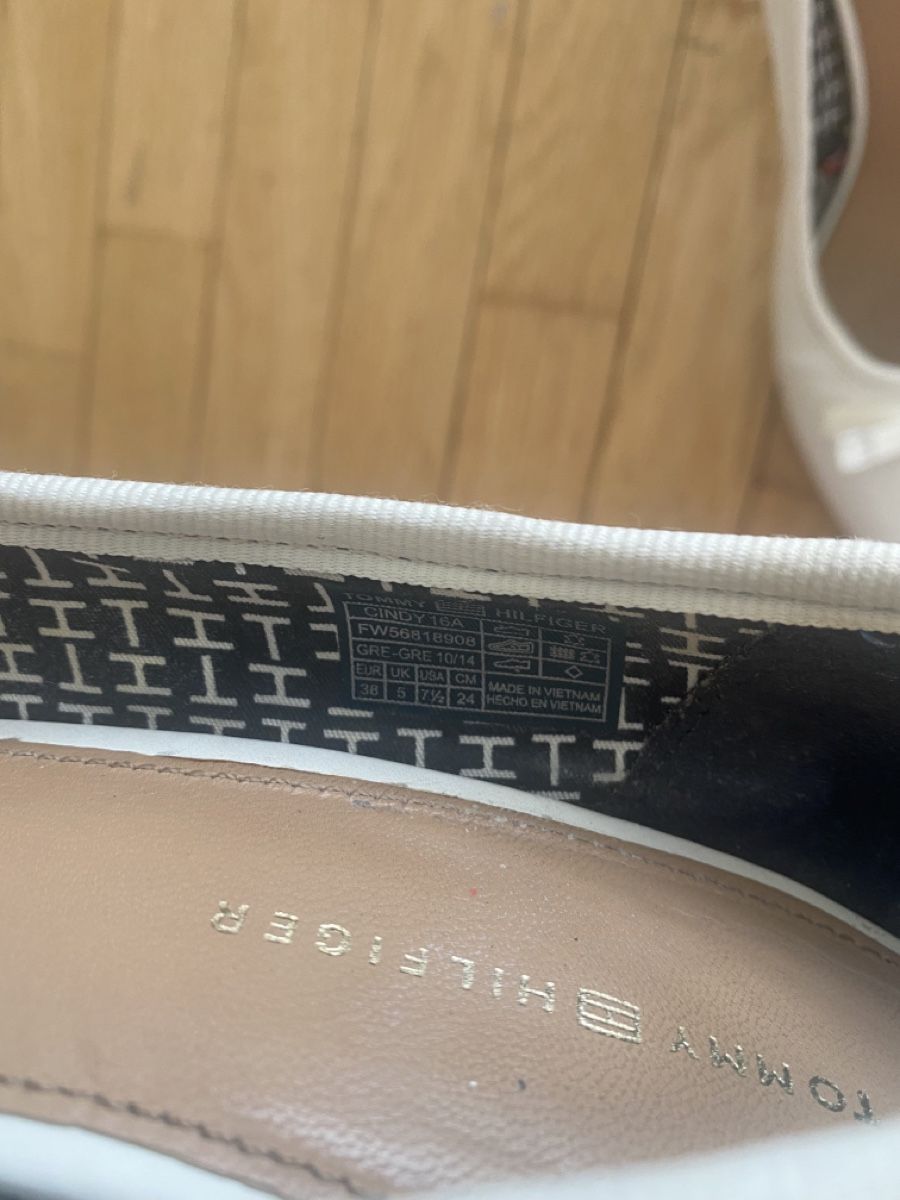 Tommy Hilfiger Scarpe da donna: Escarpins Tommy – Usato da Versoix venduto da wen_75xm 2