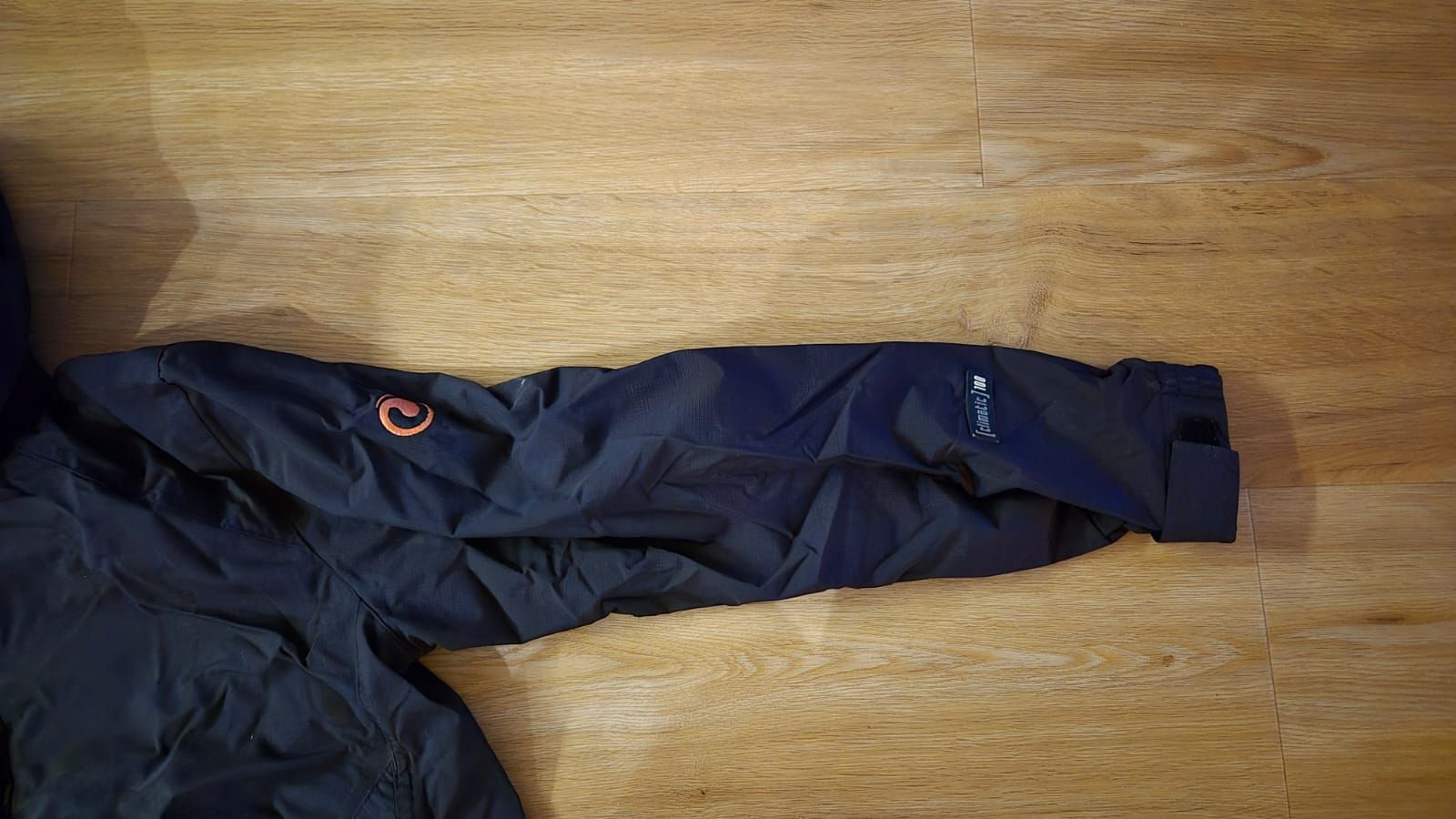 Sherpa Jacken: Sherpa Damen Jacke schwarz  – Gebraucht aus Edlibach von ar-schreinerei 3