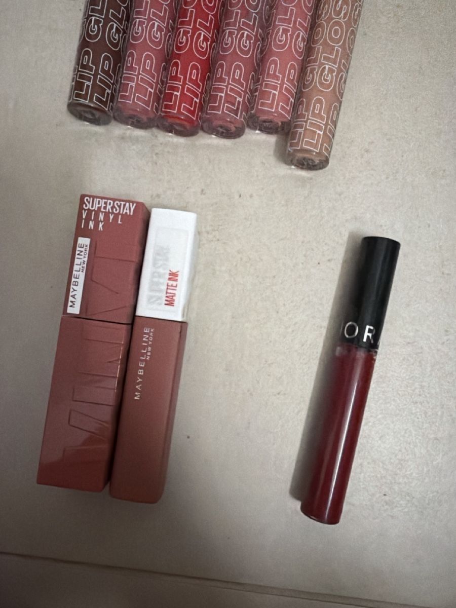 Make-up: Lot rouge à lèvres  – Usato da Le Locle venduto da Mayd_h 3