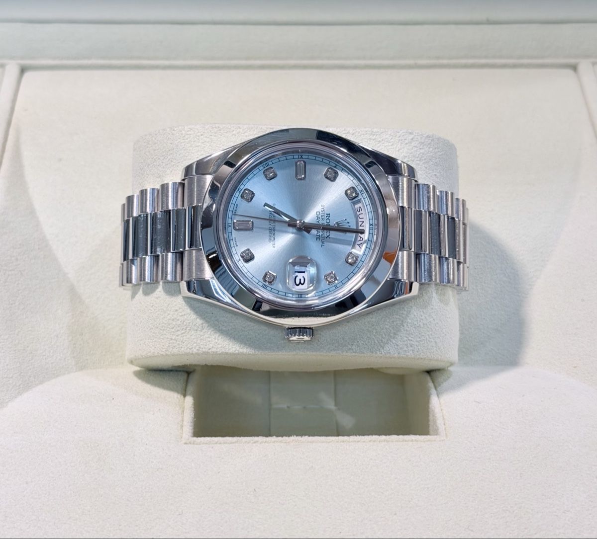 Rolex Orologi: Rolex Daydate 41 Platin Baguette-Diamonds – Usato da Zürich venduto da WATCHROOM 6