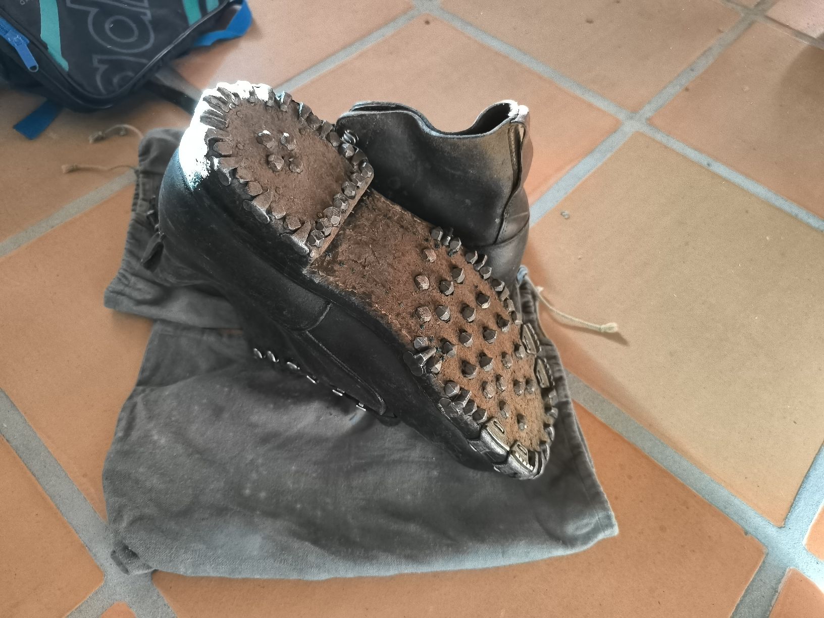 Scarpe da uomo: Schweizer Armeestiefel genagelt Leder – Usato da Kölliken venduto da BelzeBug 2