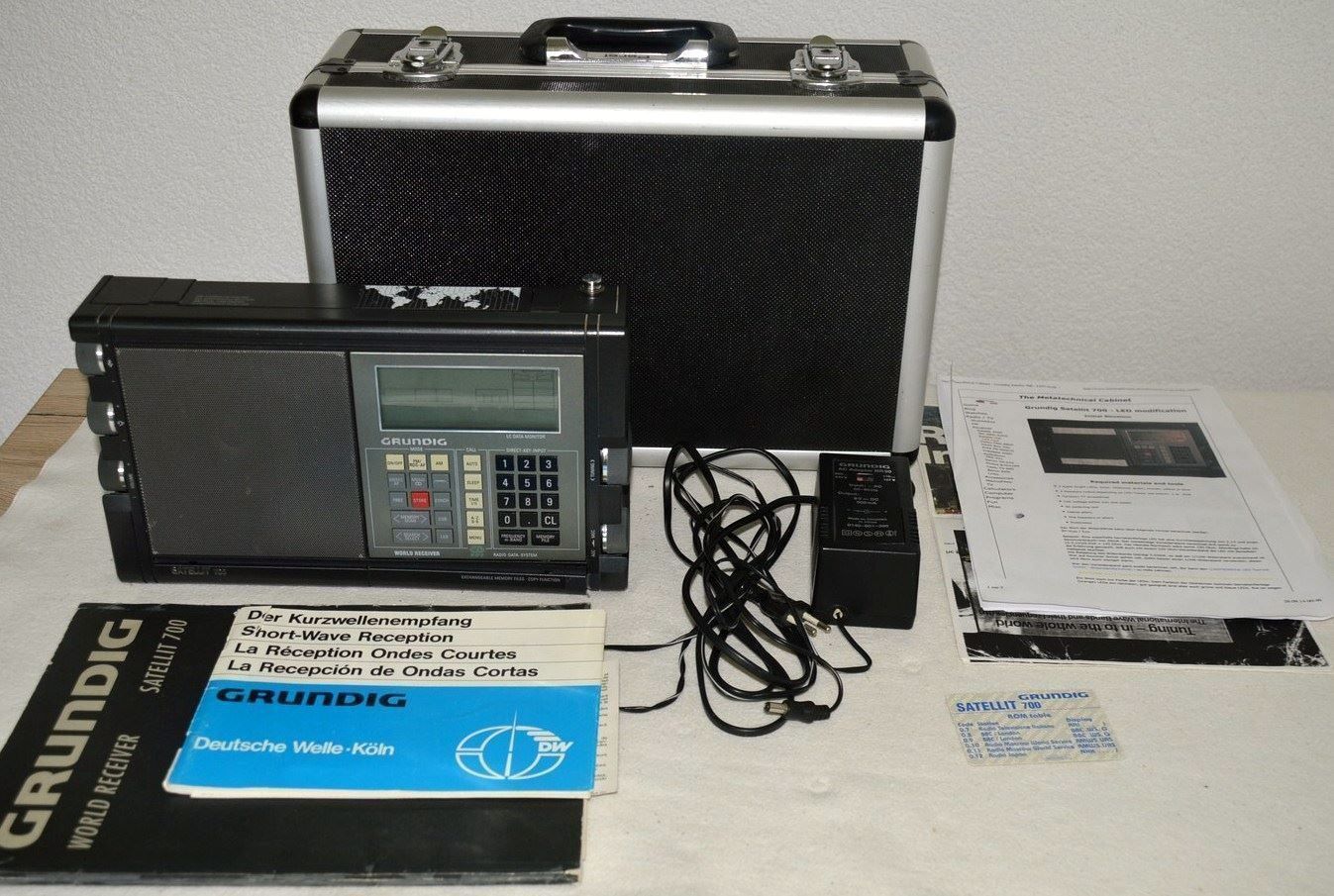 Récepteur radio AM FM Grundig Satellit 700 ondes courtes