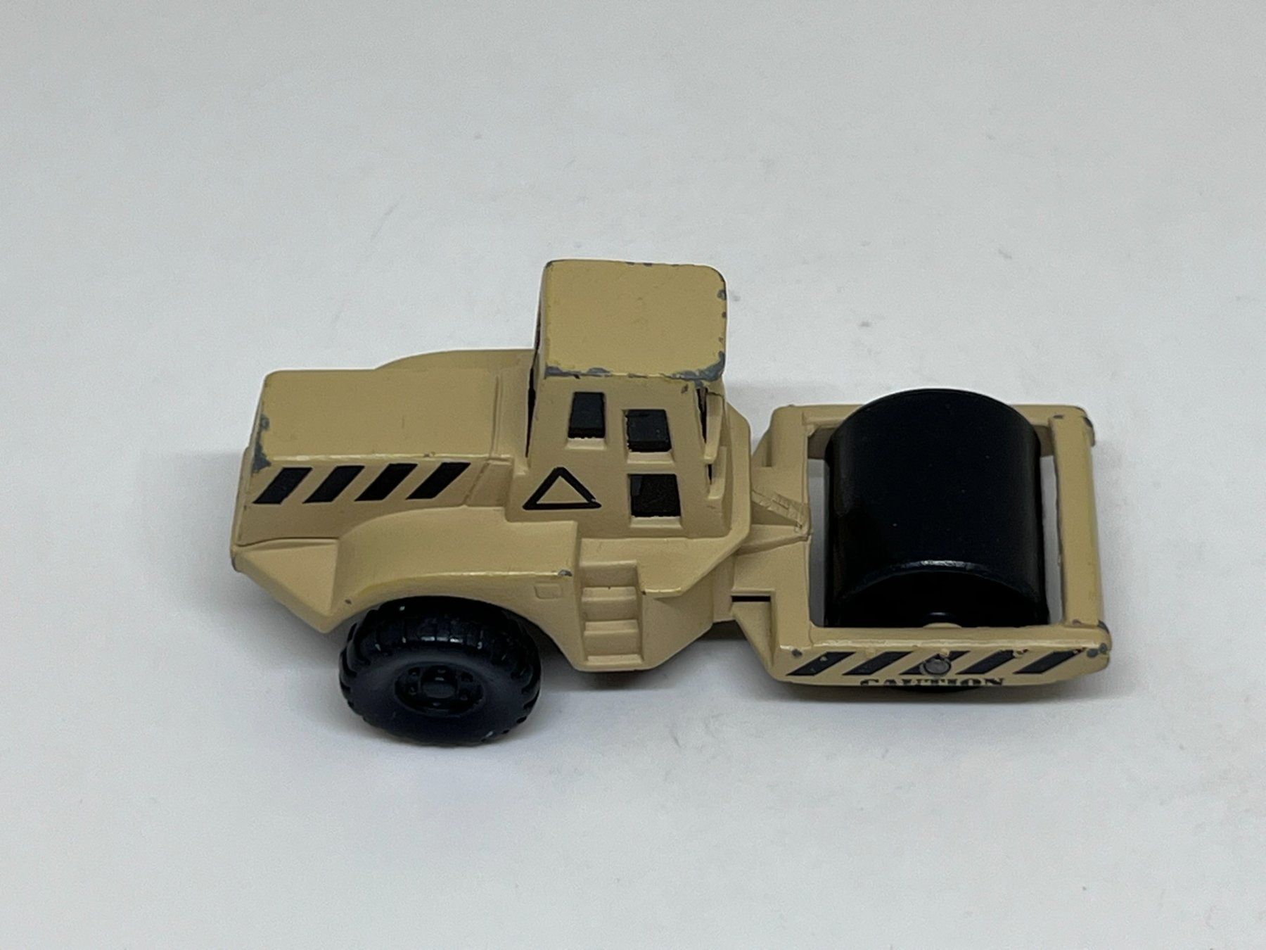 Maisto Modellini d'auto: Maisto Pavement Roller #268 – Usato da Wildegg venduto da LaaBoutique 1