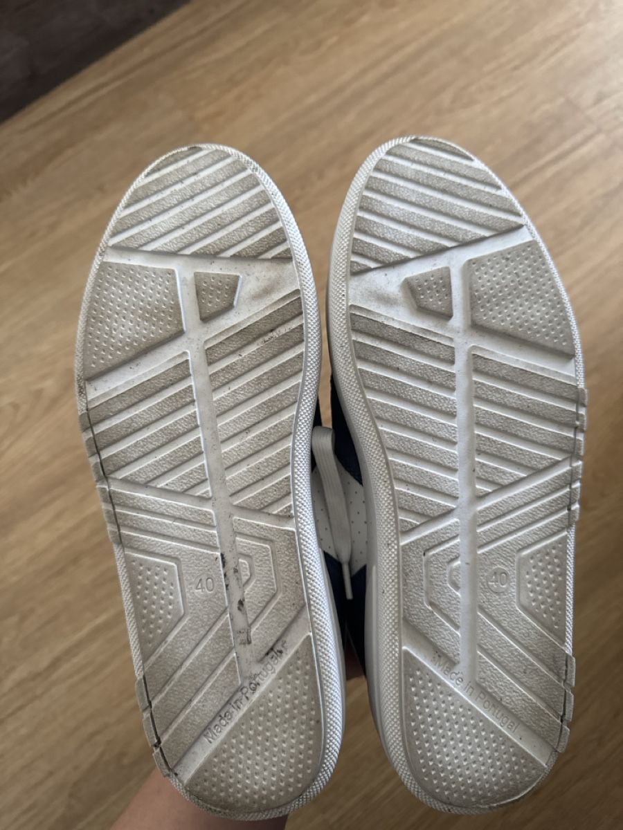 Heine Scarpe da donna: Ledersneakers Gr.40 – Usato da St. Gallen venduto da _aai18 2
