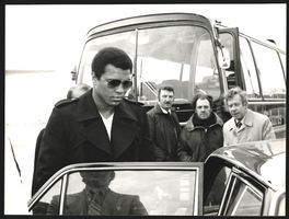 Fotografie Boxer Muhammad Ali mit Sonnen