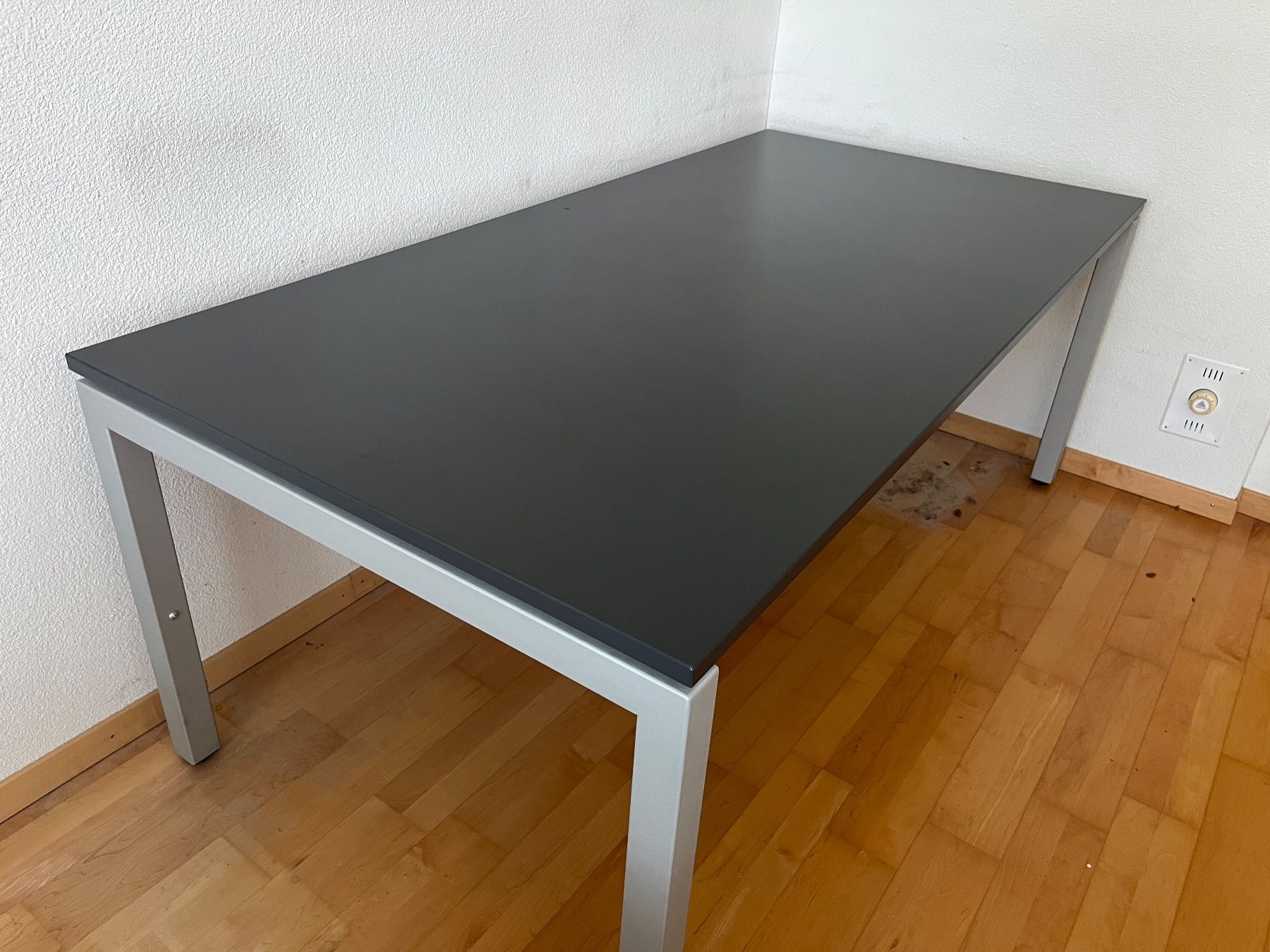 Bureaux: Bürotisch (ECHO Büromöbel) – D'occasion à Horgen par Raebeli