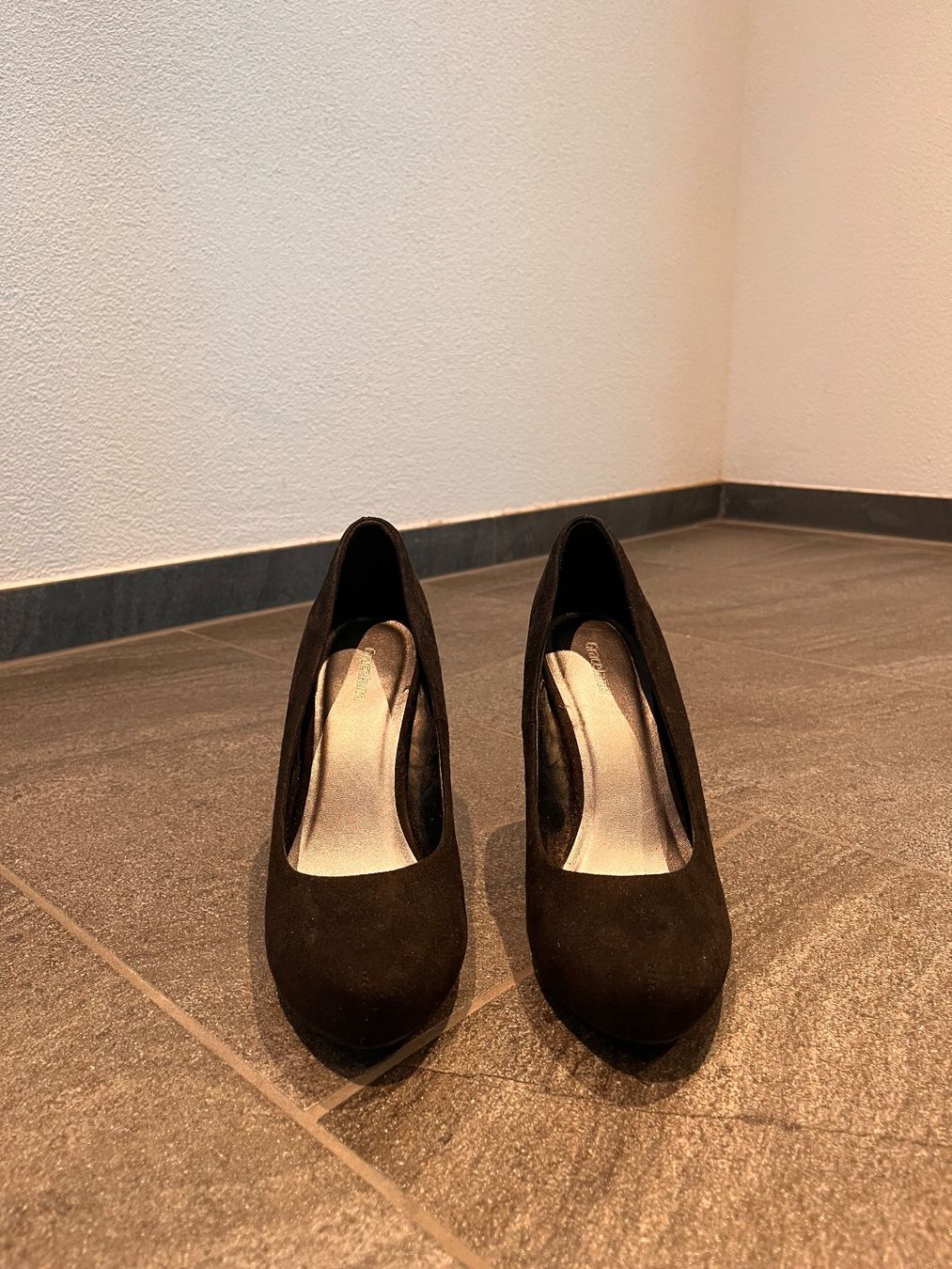 Graceland Scarpe da donna: Graceland High Heels Pumps schwarz Gr. 37 – Nuovo (secondo la descrizione) da Hinwil venduto da Oivil04 1