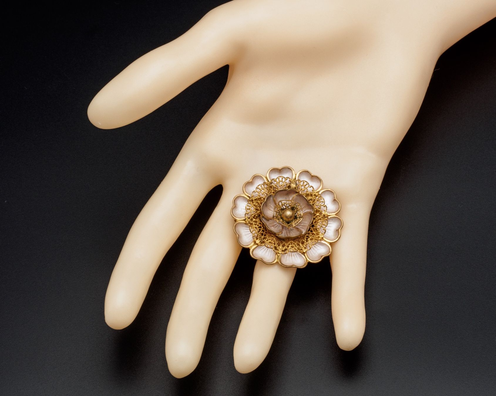 Spille & Fermagli: Antike Gebrüder Neiger Brosche in Blumenform – Usato da Zürich venduto da nostalgic_treasures 5