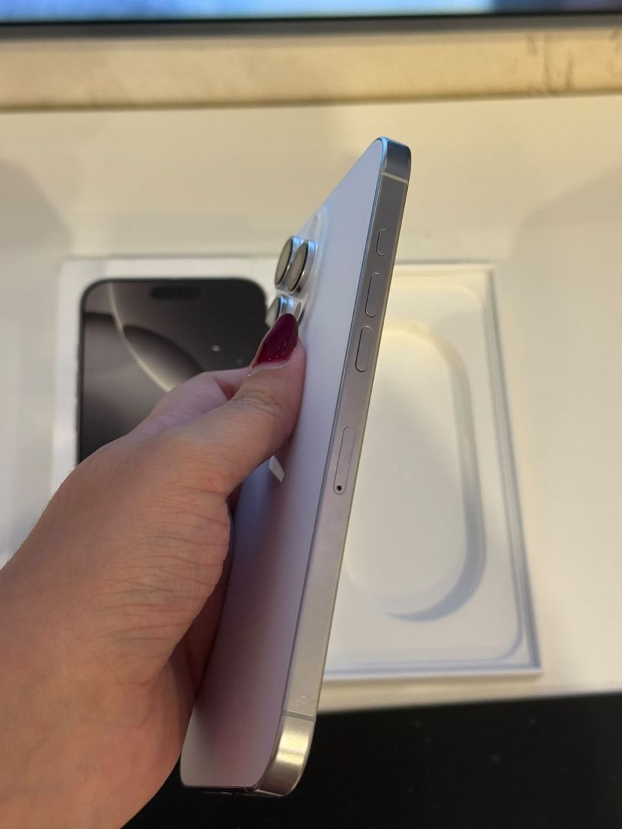 Apple Telefoni cellulari / Smartphones: Iphone 16 pro max 256 gb  – Nuovo (secondo la descrizione) da Chippis venduto da mig_8ns6 5