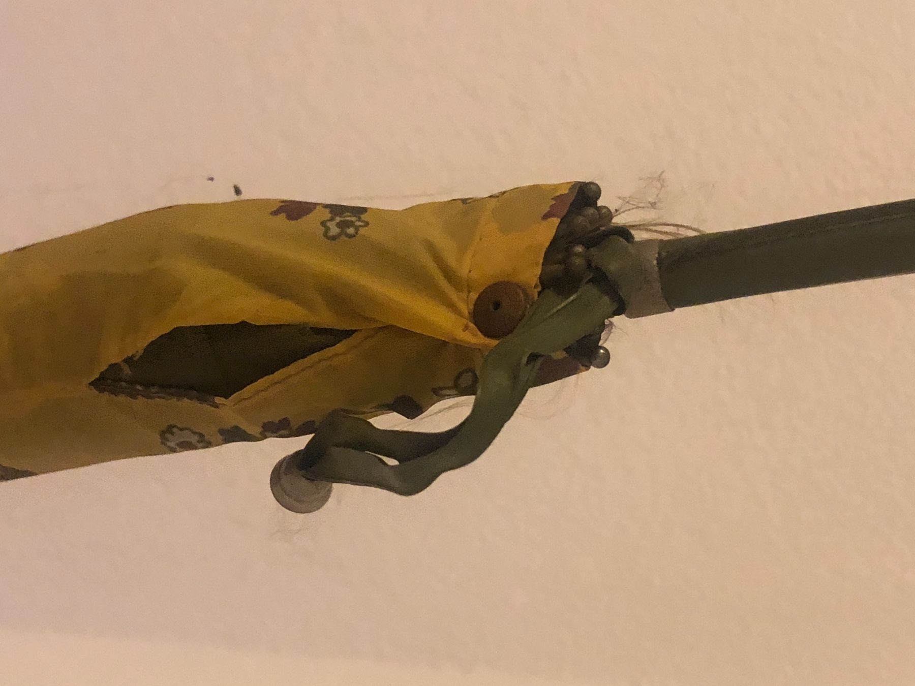 Sun Ombrelli: Alter Regenschirm – Usato da Schlieren venduto da Flower5 5