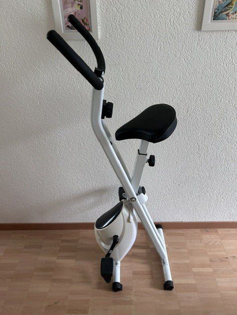 Hometrainer: Hometrainer Velo, wenig gebraucht! – Usato da Zofingen venduto da Astrid13 1
