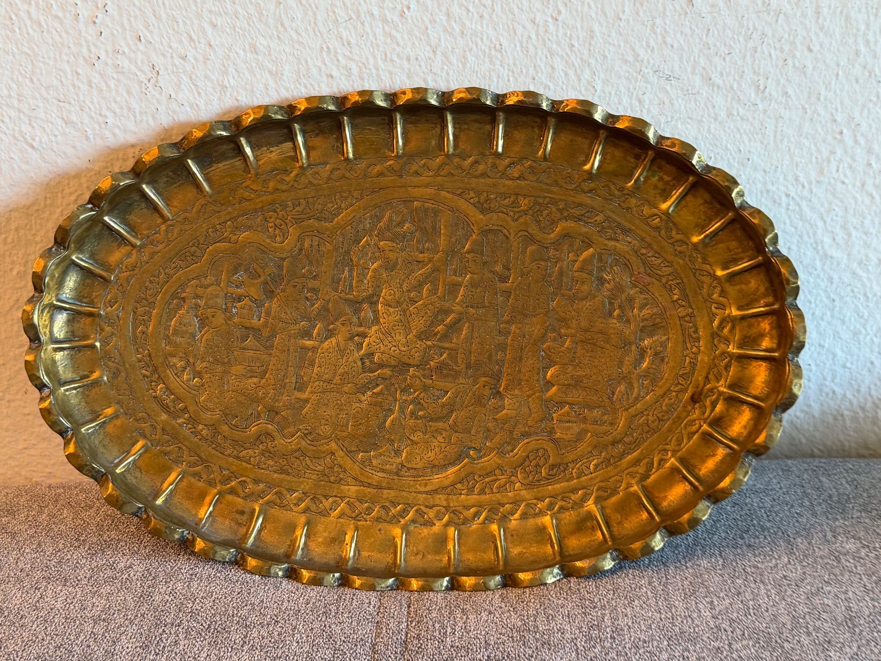 Dipinti: Antike Messing Tablett Oval Gravierte Verzierte Überbackene – Usato da Basel venduto da PAUL_ART