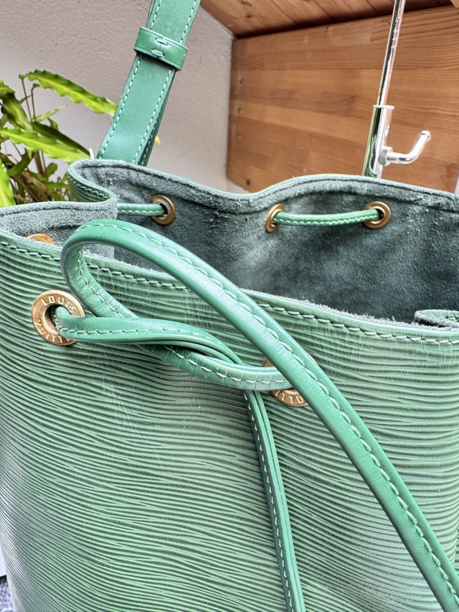 Louis Vuitton Borse da donna: Louis vuitton Bucket Grün – Usato da Neuenegg venduto da ilovefashion123 5
