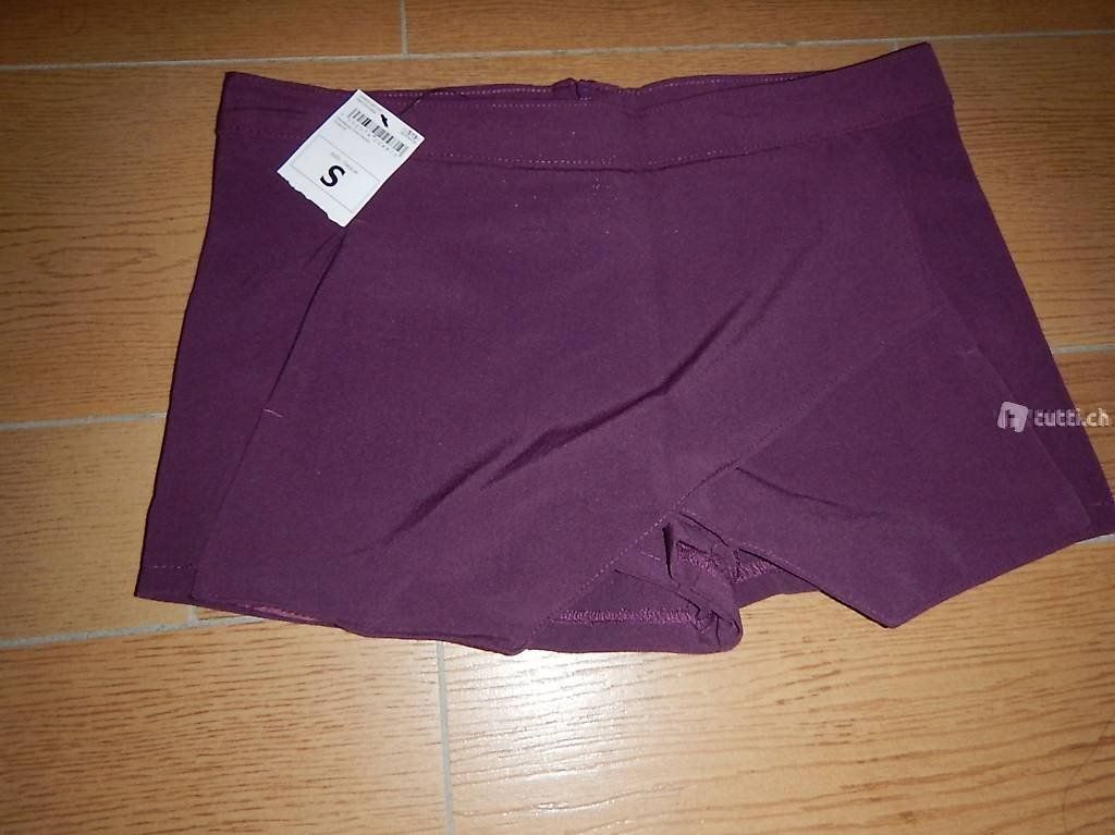 Gonne: Gonna pantalone irregular shorts 36-38 – Usato da Coldrerio venduto da camillo71