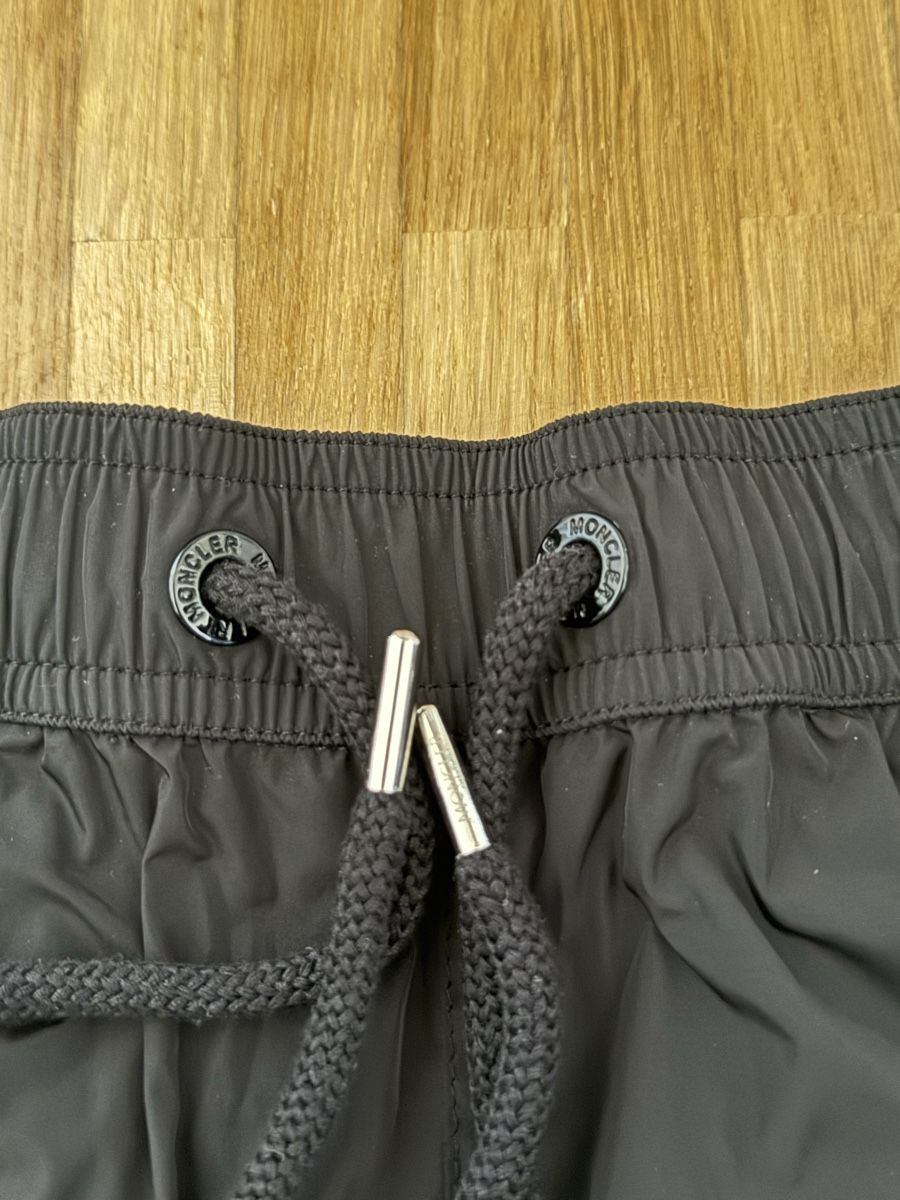 Moncler Badehosen: Moncler Badeshorts M – Gebraucht aus Allschwil von M6e63 1