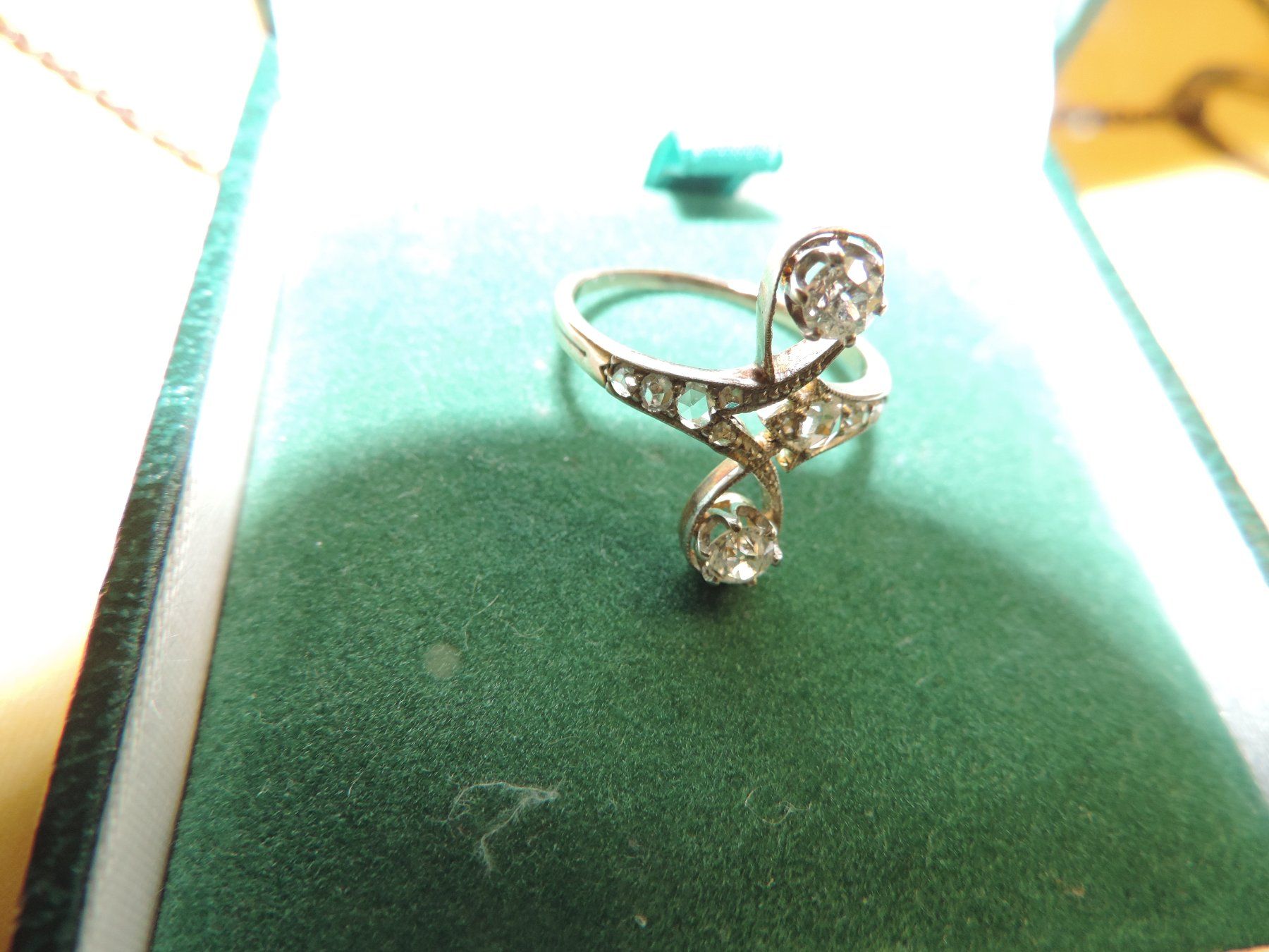 Bagues: Ring mit Diamantrosen – D'occasion à Menziken par Feh