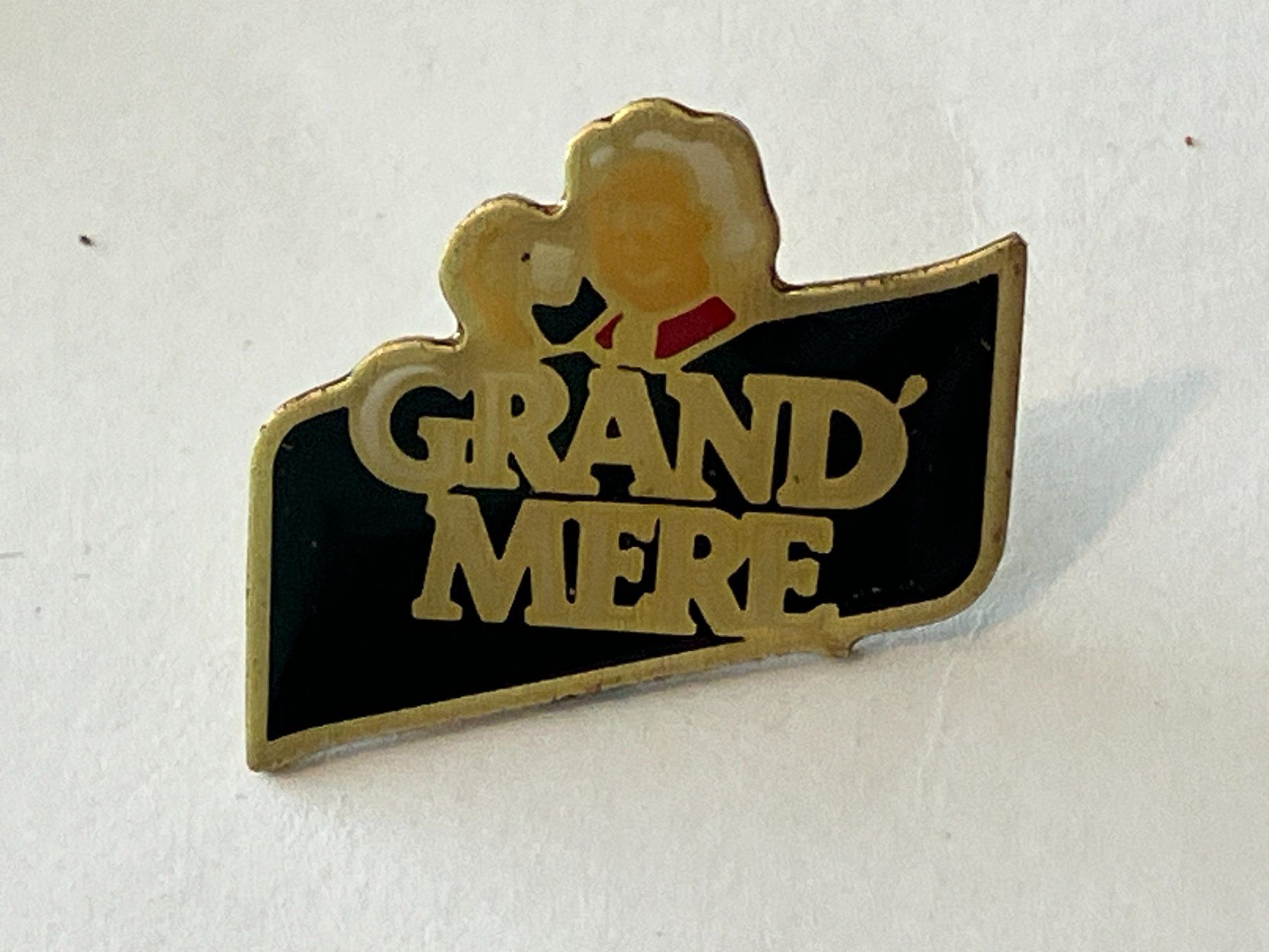 Placchette & Badge: 1 Pin Grand Mere – Usato da Basel venduto da djwwpp
