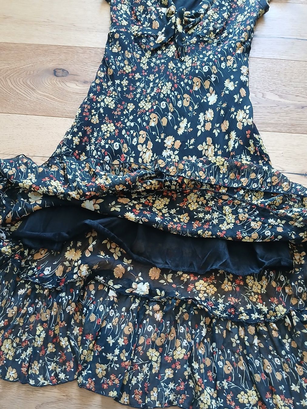Robes et jupes: Vestito nero a fiori – D'occasion à Baar par fla_v78d 3
