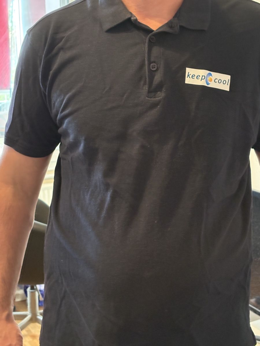 Lotti di vestiti: T-shirt et pull – Nuovo e nell'imballaggio originale da Prangins venduto da cel_l9mn