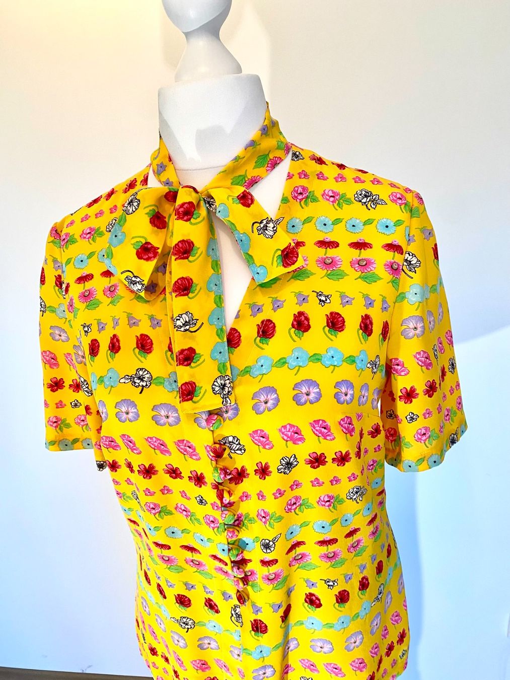 Versace Camicette: Versace Seidenbluse Couture, Gr 38, massgeschneidert – Usato da Basel venduto da TheElegantEdit 2