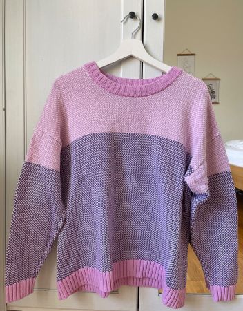 Kuscheliger Damenpullover von mbym Grösse S rosa/violett
