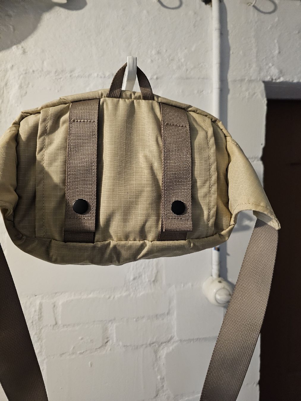 Dakine Borse: Dakine Bauchtasche in beige – Nuovo (secondo la descrizione) da Hendschiken venduto da Nic_Sta 1