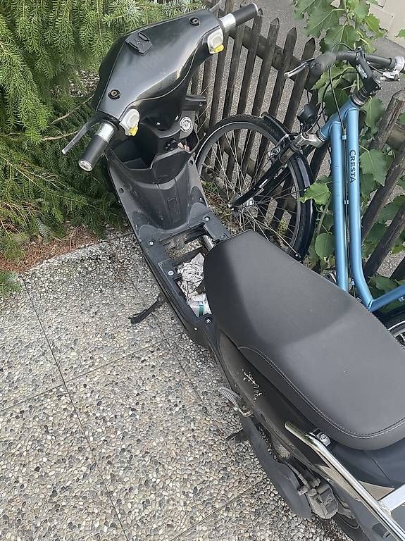 Scooters: elektro roller – D'occasion à Allschwil par Zeuchilles 1