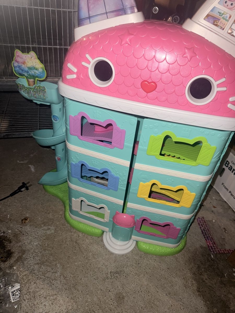 Case e mobili per bambole: Gabbys Dollhouse – Usato da Rothrist venduto da ale_h7dz