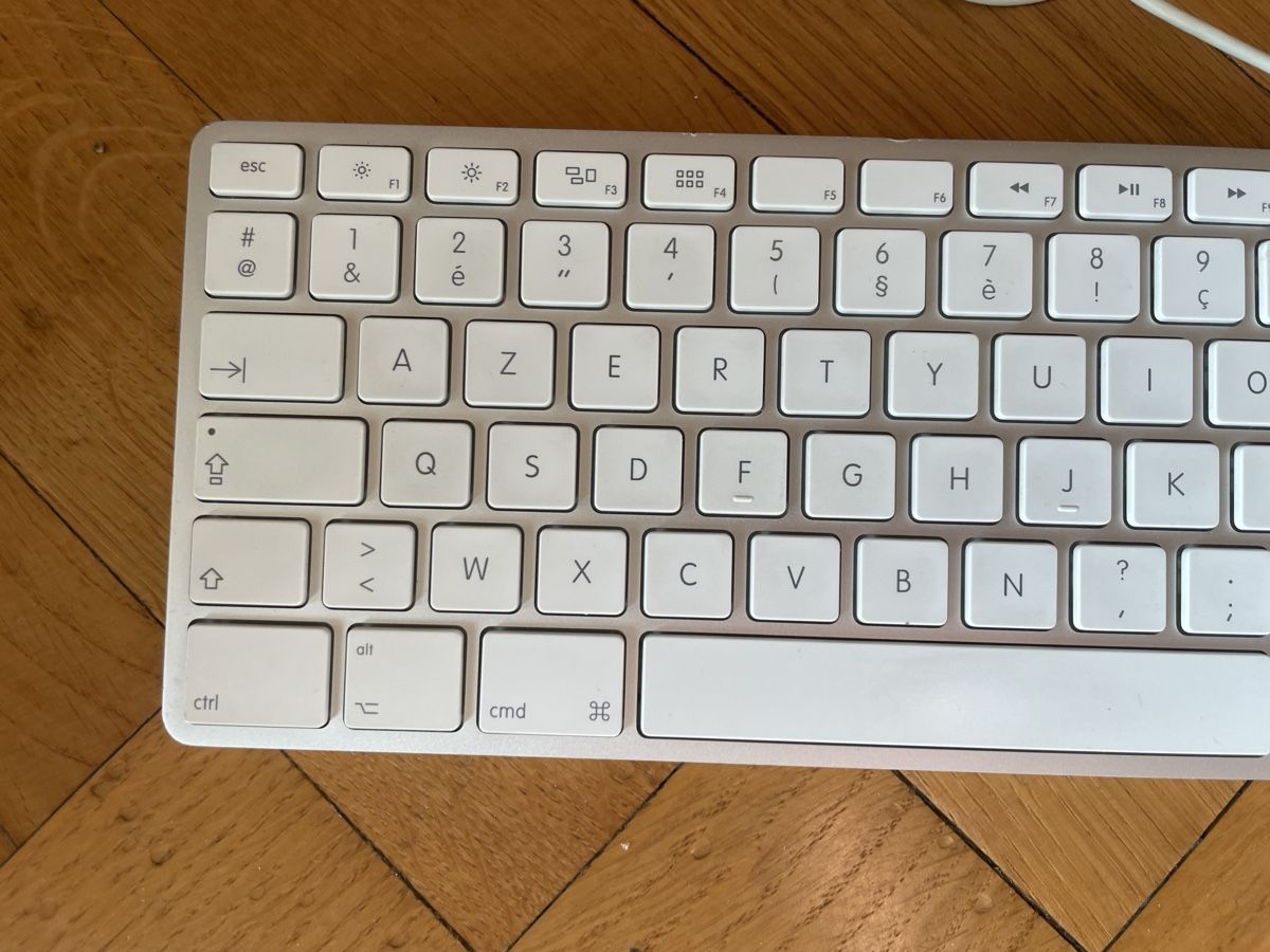 Apple Tastiere: Apple Keyboard - AZERTY / Français – Usato da Zürich venduto da stefan_schmidlin 1