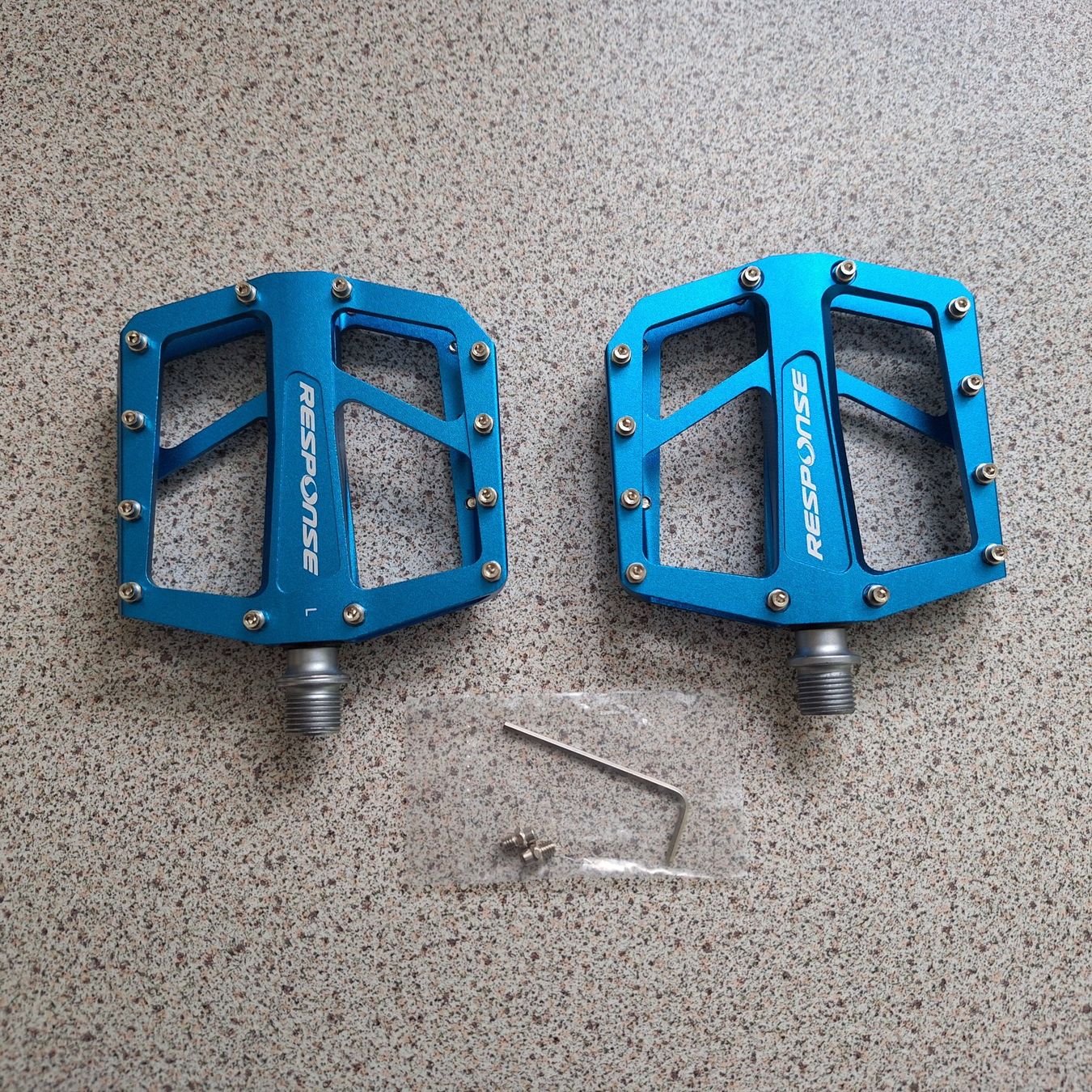 Pezzi di ricambio: Flat Pedal 9/16" Response – Nuovo e nell'imballaggio originale da Bülach venduto da blackhawk21 2