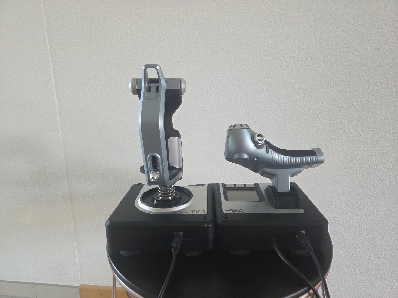 Saitek Controller: Saitek X52 Pro Flight Control System Joystick + Schubregler – Gebraucht aus Ebikon von severin.froehlich 3