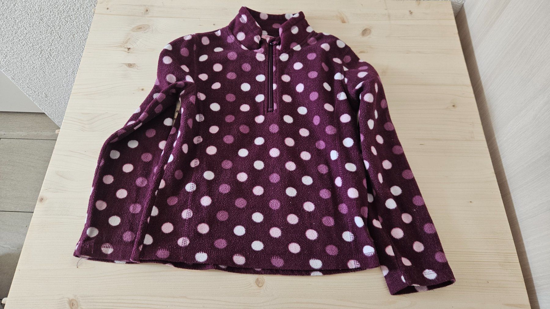 Maglioni & Felpe: Fleece-Pulli mit Pünktli, Grösse 128, Kinder – Usato da Escholzmatt venduto da _die_Kaempferin