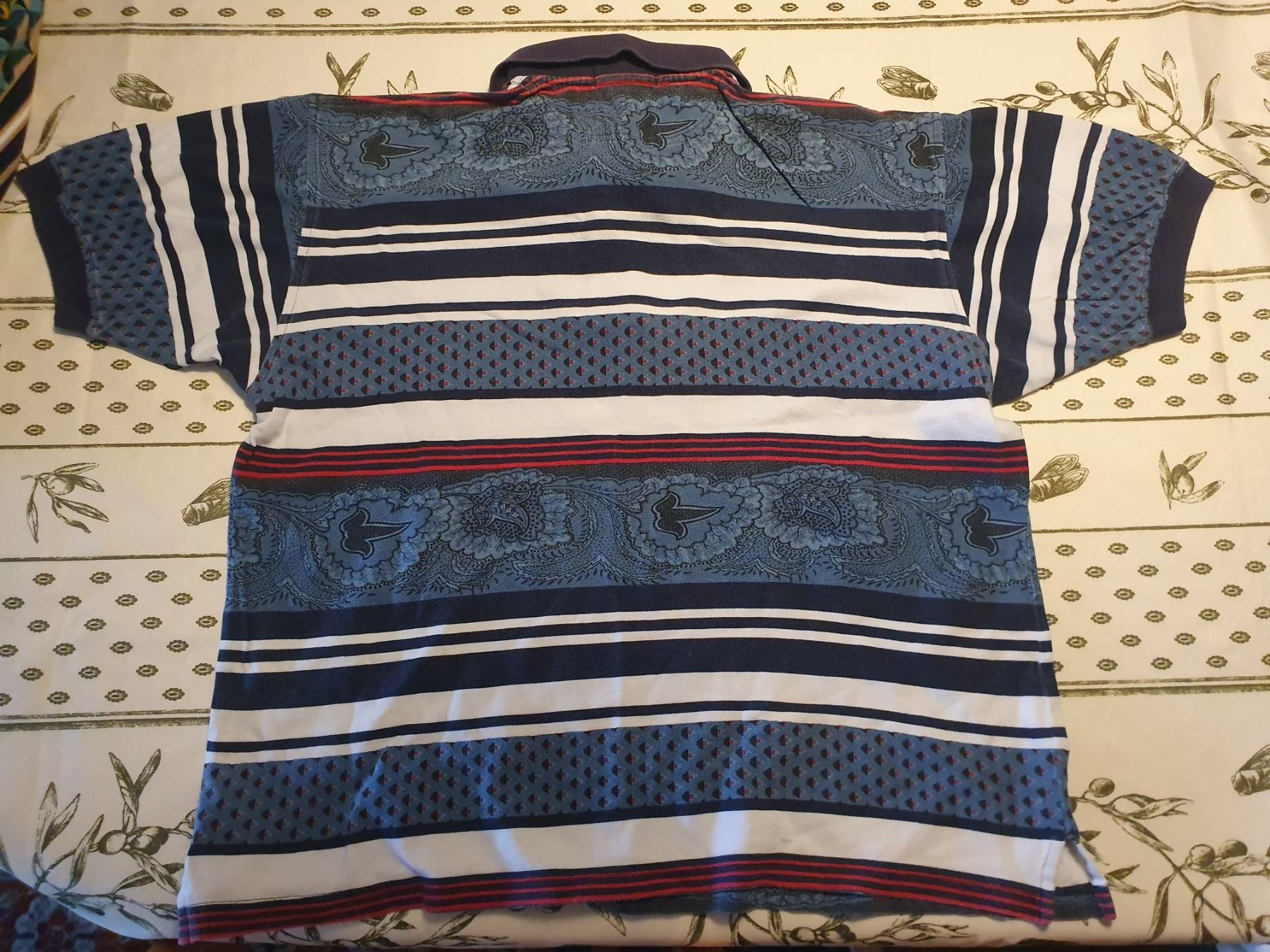 Givenchy Magliette Polo: Givenchy polo taille L – Usato da Genève venduto da GenevaLuxury 1