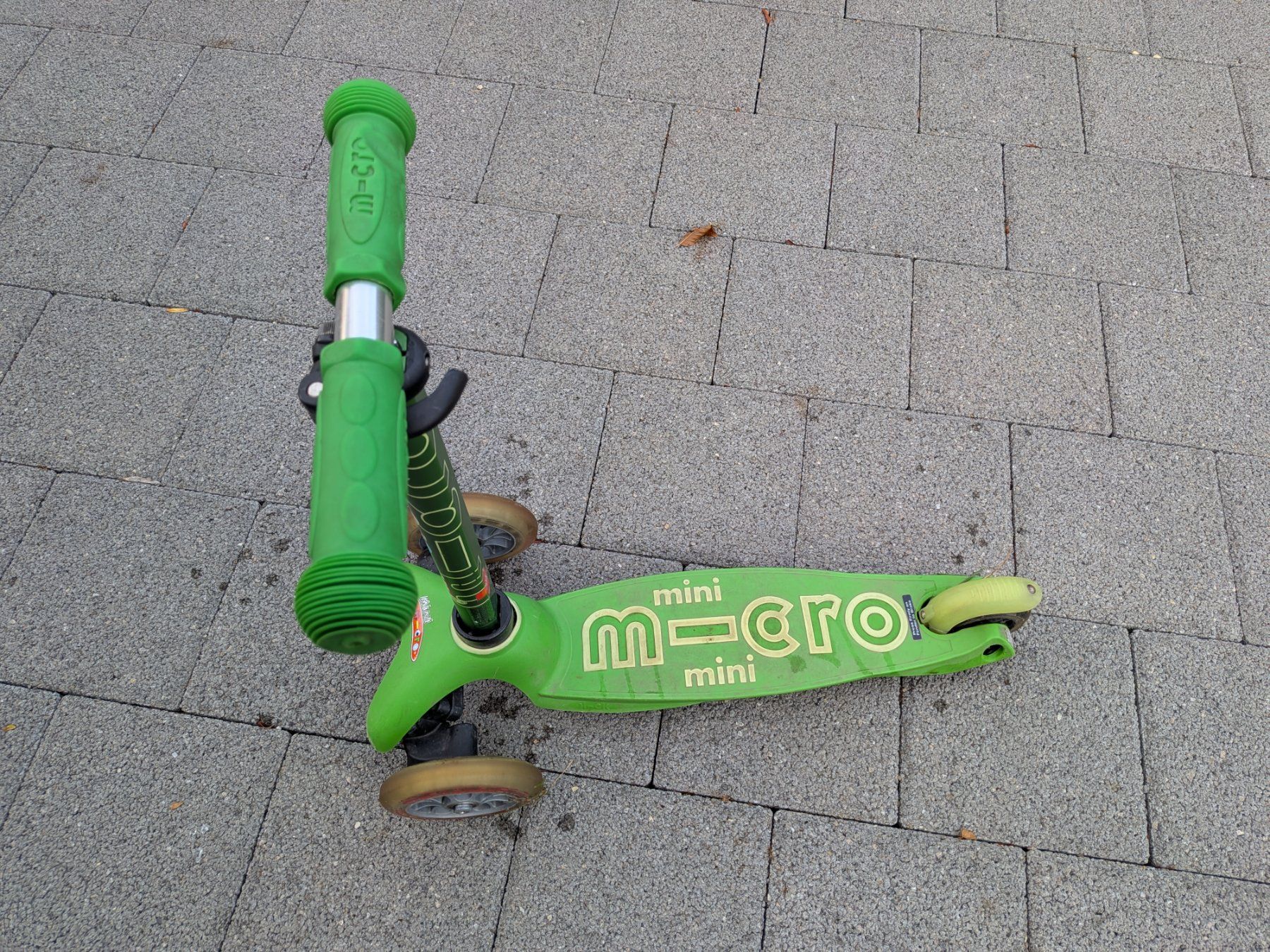 Scooters: Micro Mini Scooter grün gebraucht – D'occasion à Suhr par sjungo