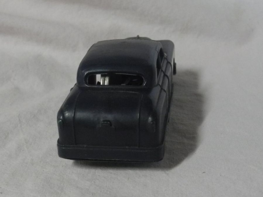 Modellini d'auto: BLECH/PLASTIK   ALTES POLIZEI AUTO    11 CM LANG  GUT – Usato da Gurtnellen venduto da Murmeli99 3