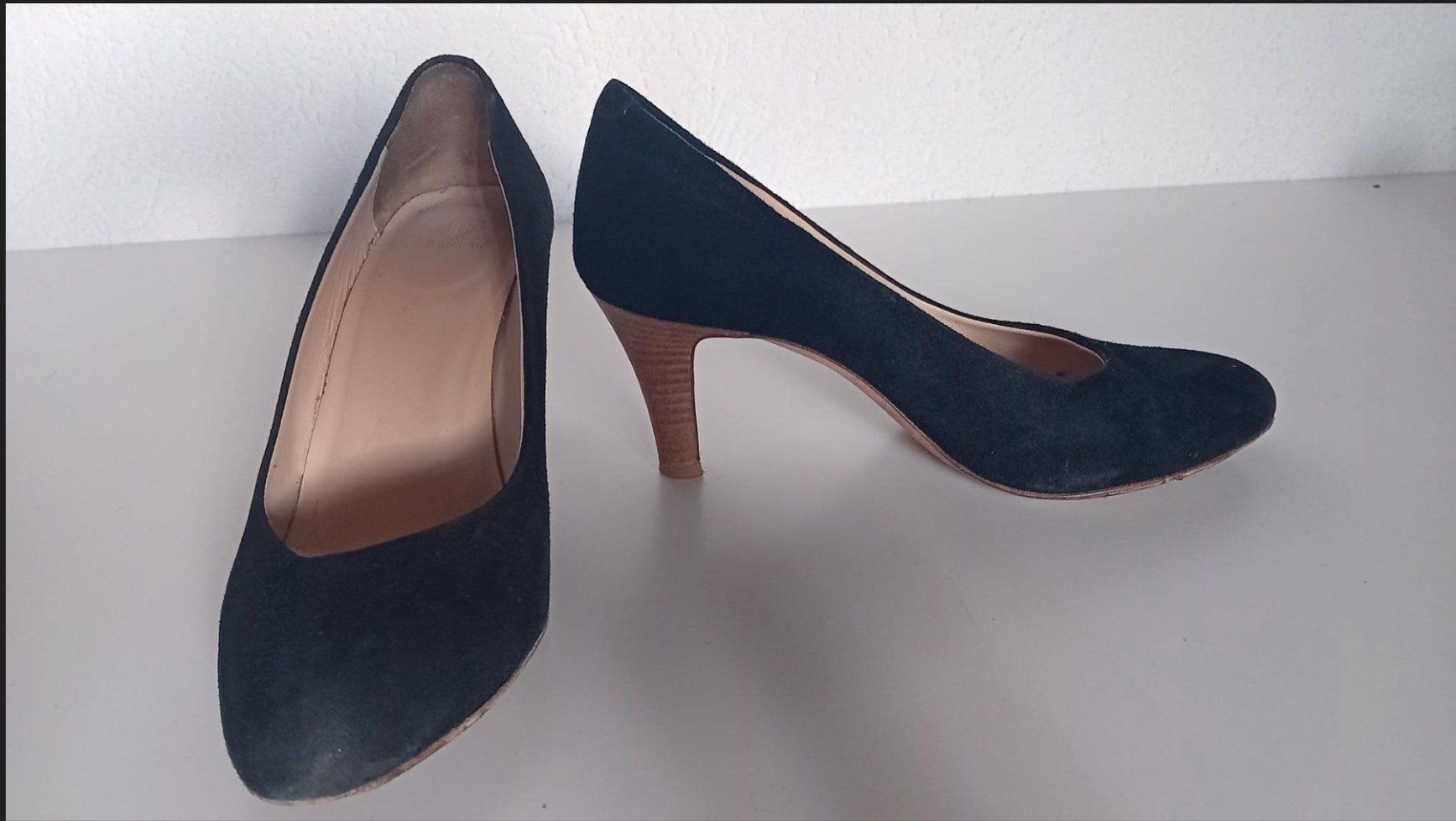 Navyboot Scarpe da donna: NAVYBOOT Pumps Wildleder Schwarz Gr. 36.5 – Usato da Salez venduto da Robe12 2