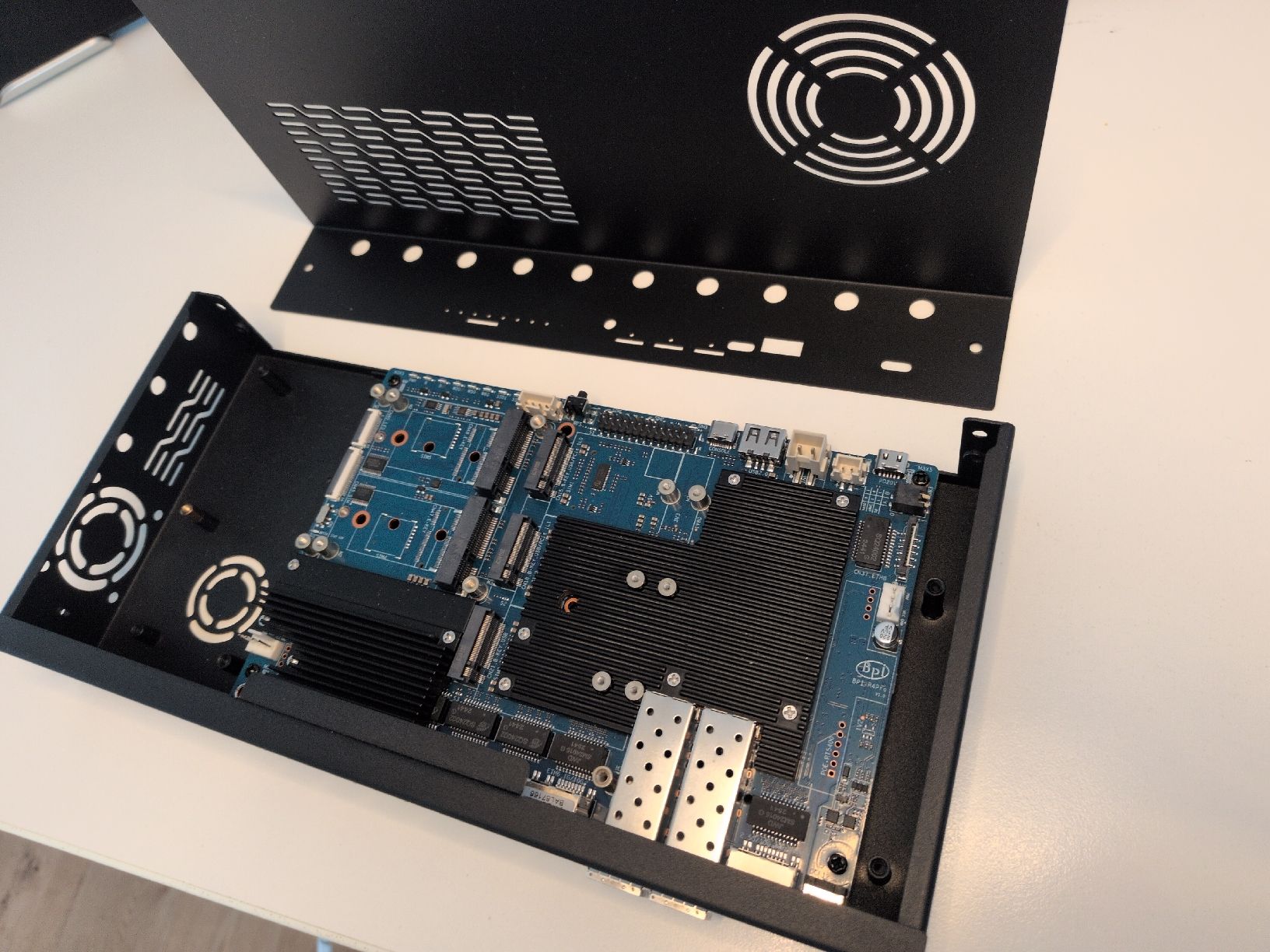 Modem & Router: Banana Pi BPI-R4 Pro – Usato da Gunten venduto da mtnstar