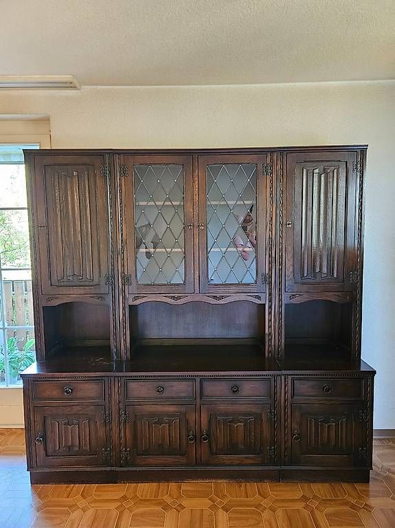 Buffets: Massives Buffet aus dunklem Holz – D'occasion à Kaltenbach par Sebiii14
