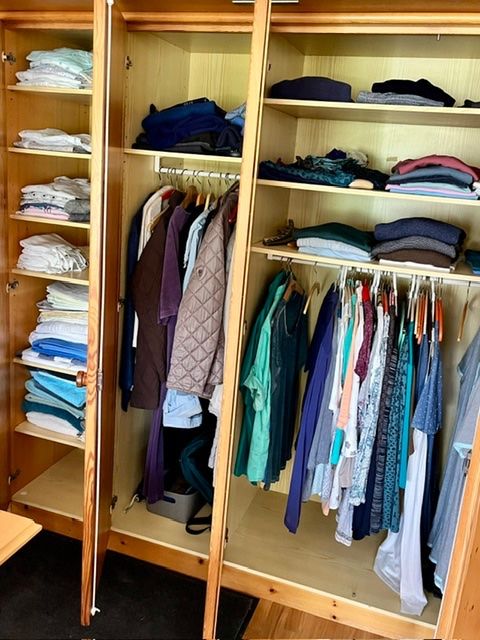 Armadi: Kleiderschrank 200x210cm, Echtholz - Linth Möbel – Usato da Luzern venduto da YaZu 1