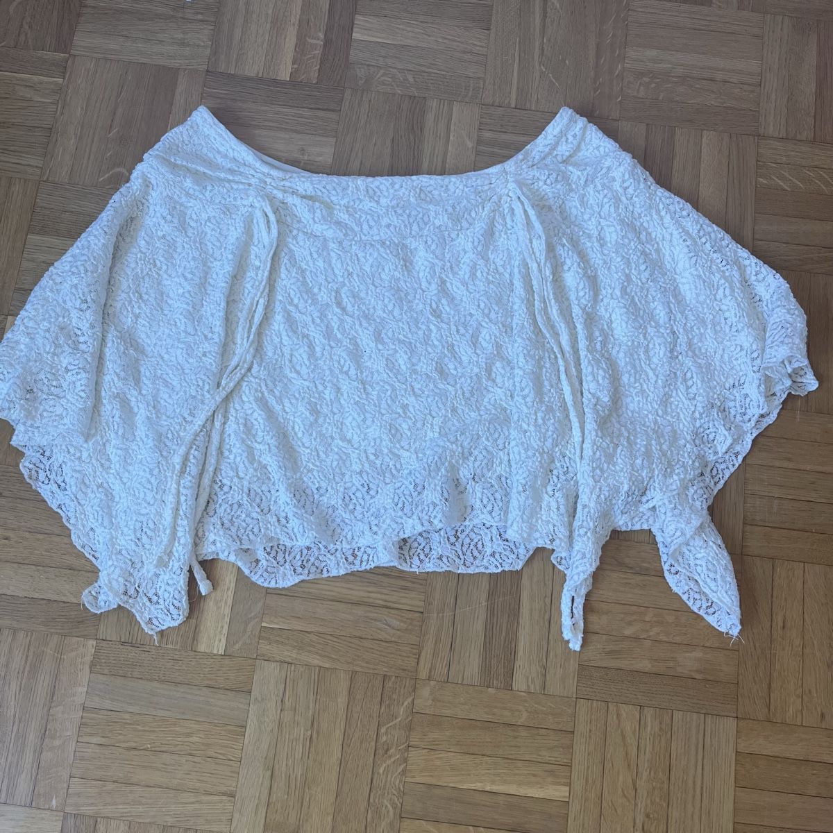 Stradivarius Jupes: Jupe en dentelle stradivarius taille M – D'occasion à Vevey par jul_xh6s