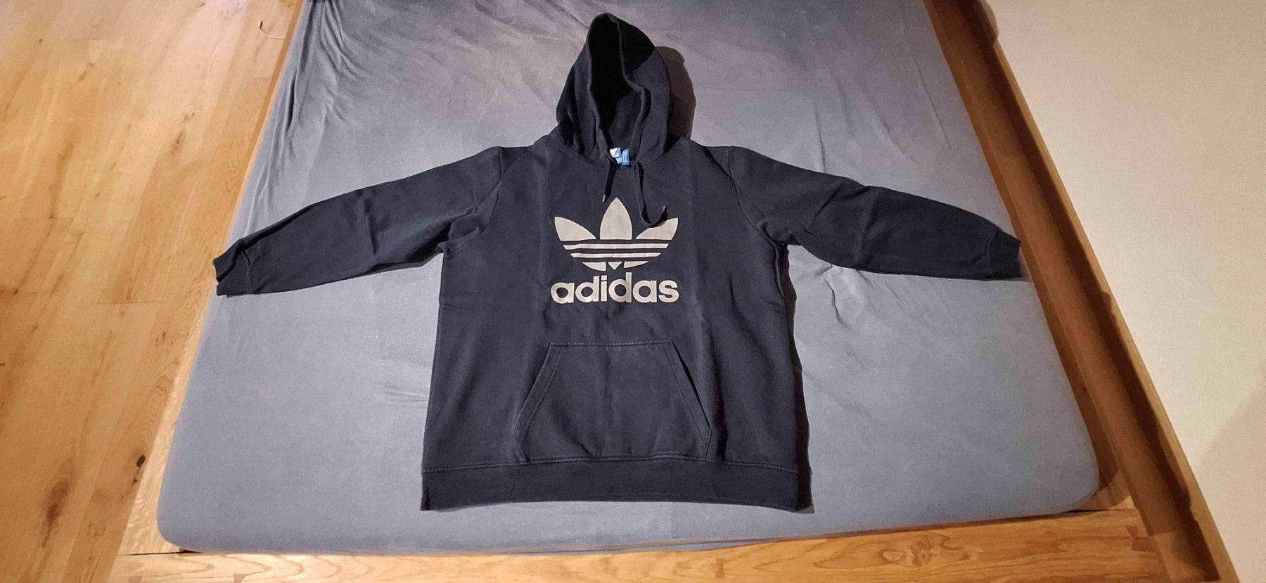 Pullover & Sweatshirts: Pull Adidas Original XL – Gebraucht aus Chesalles-sur-Oron von DarkFight36