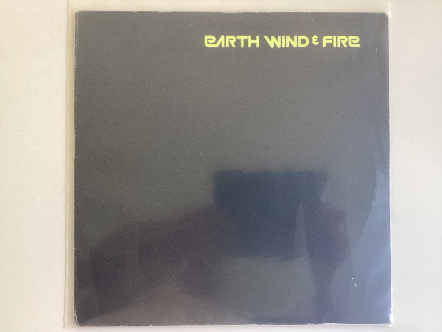 Schallplatten: Earth Wind & Fire Meets Tiefschwarz Maxi-Single – Gebraucht aus Gutenswil von Hamzian