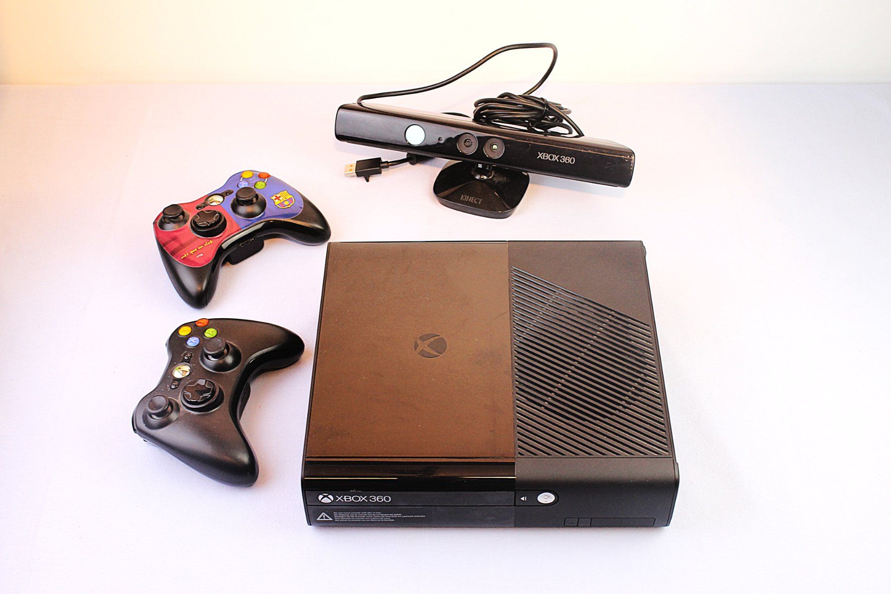 Microsoft Console: XBOX 360E 250GB + Kinect + 2 Spiele – Usato da Reinach BL venduto da bk_brockireinach