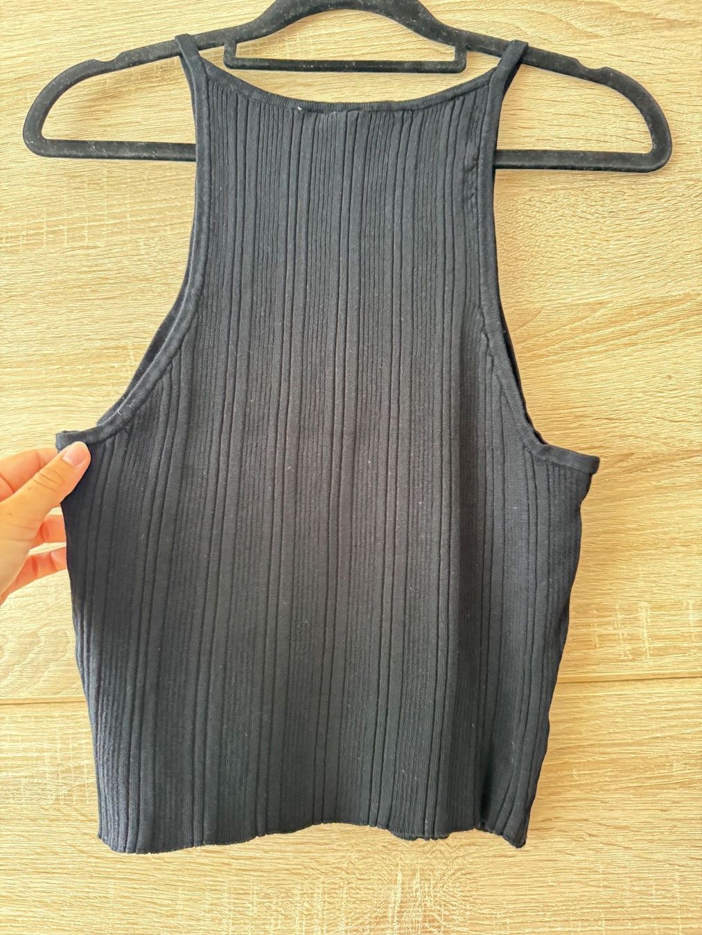 H&M Tops: Crop top noir chic – Gebraucht aus Montreux von iza_peche8 2