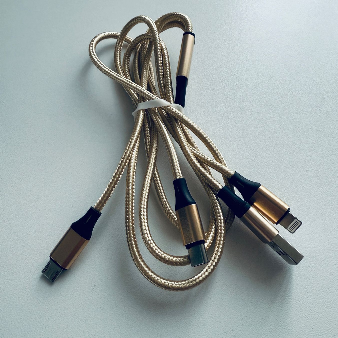 Cavi: USB-A auf 3in 1 Multi Ladekabel USB-C & Lightning & Micro B – Nuovo (secondo la descrizione) da Basel venduto da MY.AIRPODS.SHOP