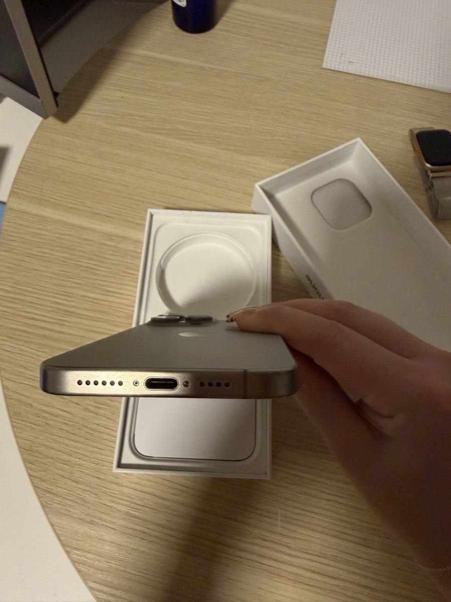 Apple Telefoni cellulari / Smartphones: Iphone 15 pro max 265GB Titan – Usato da Schinznach Dorf venduto da ver_5ktz 4